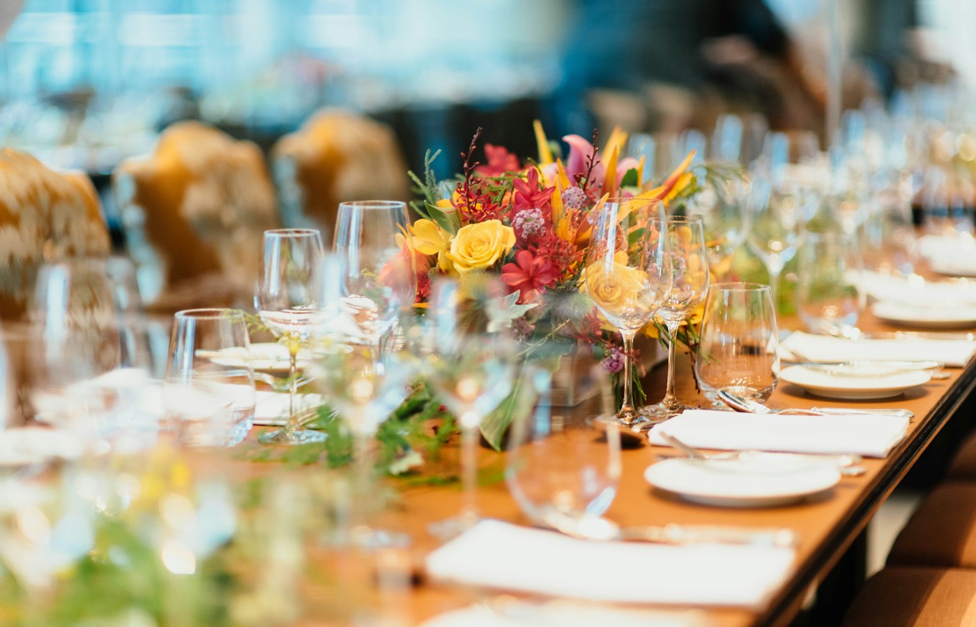 Table dressée pour une réception de mariage